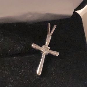 Sterling silver cross pendant!